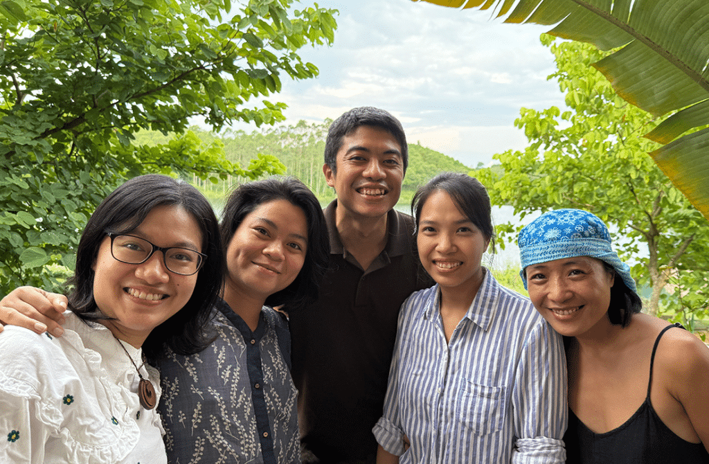 VIETNAM JOINS THE ARCHIPELAGO